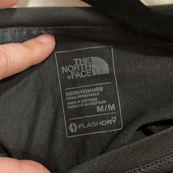 The North Face Black Flash Dry Short Sleeve  T-shirt  Size Medium - Picture 5 of 5